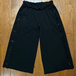 UnderArmour featherweight cropped wide leg pants sz XS